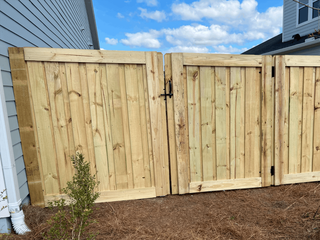 wooden-privacy-fence-installation-orlando.jpg