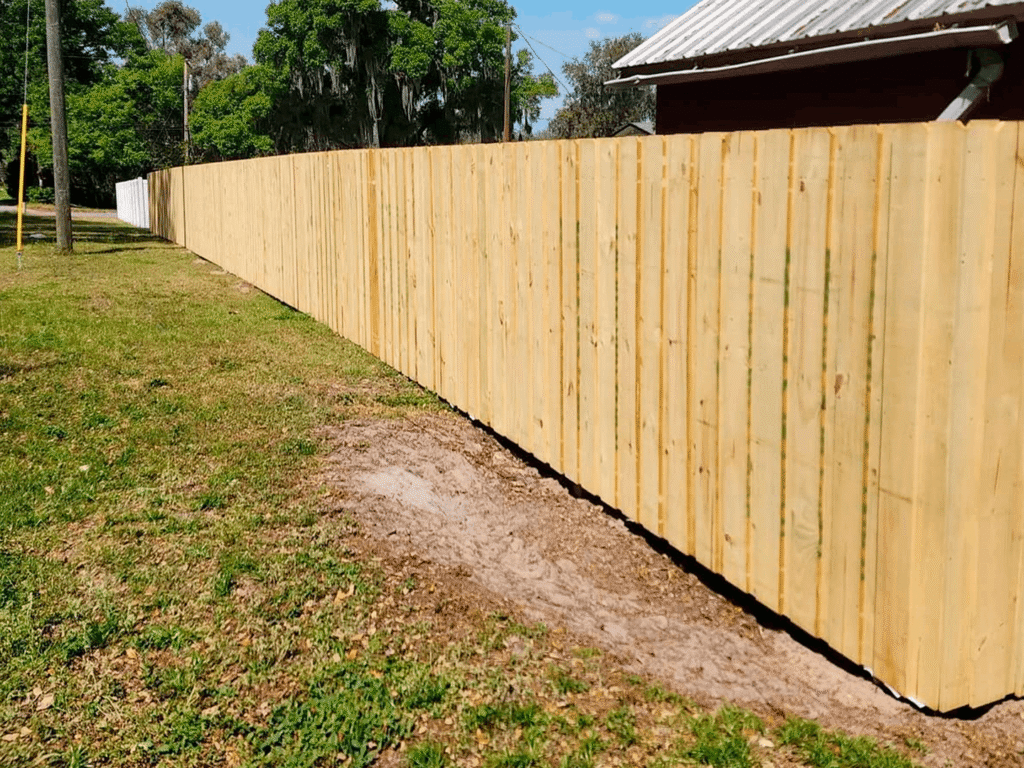 long-wood-fence-line-installation-orlando.jpg