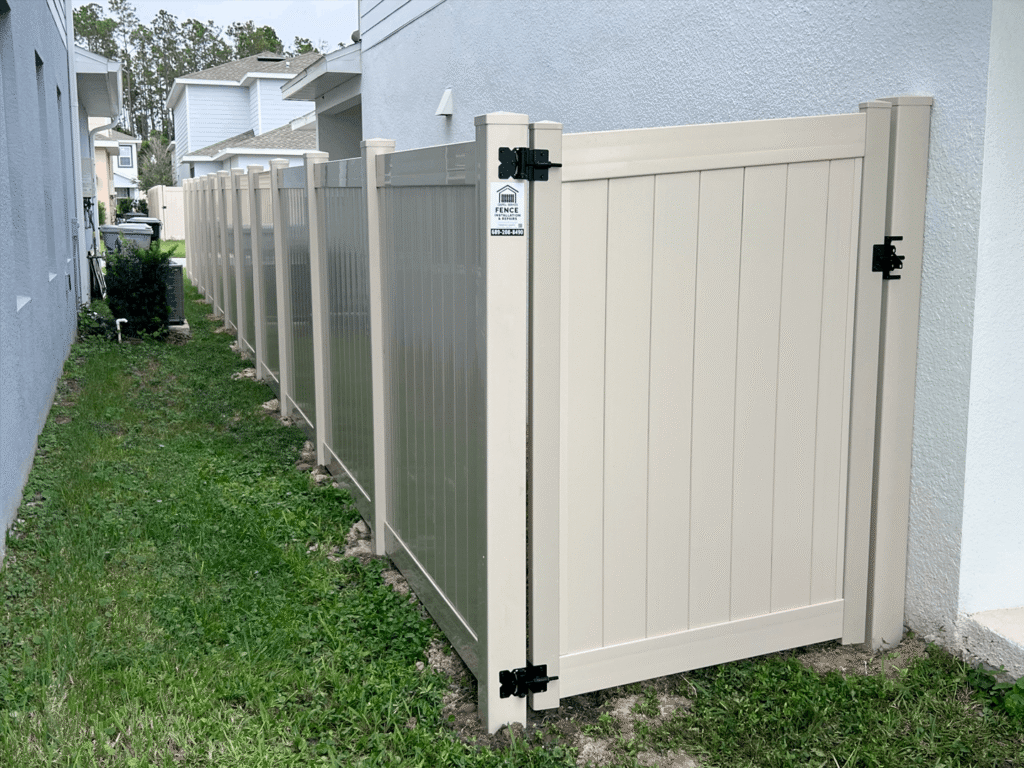 vinyl-fence-side-yard-installation-orlando.jpg